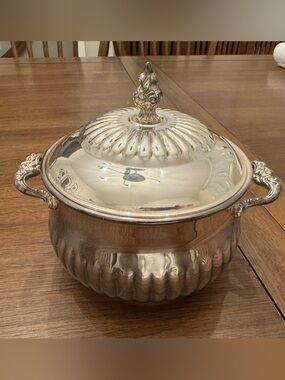Sheridan Silver-plated Candy Dish with decorative lid